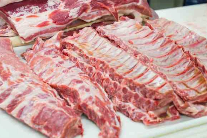 feeding pork to dogs